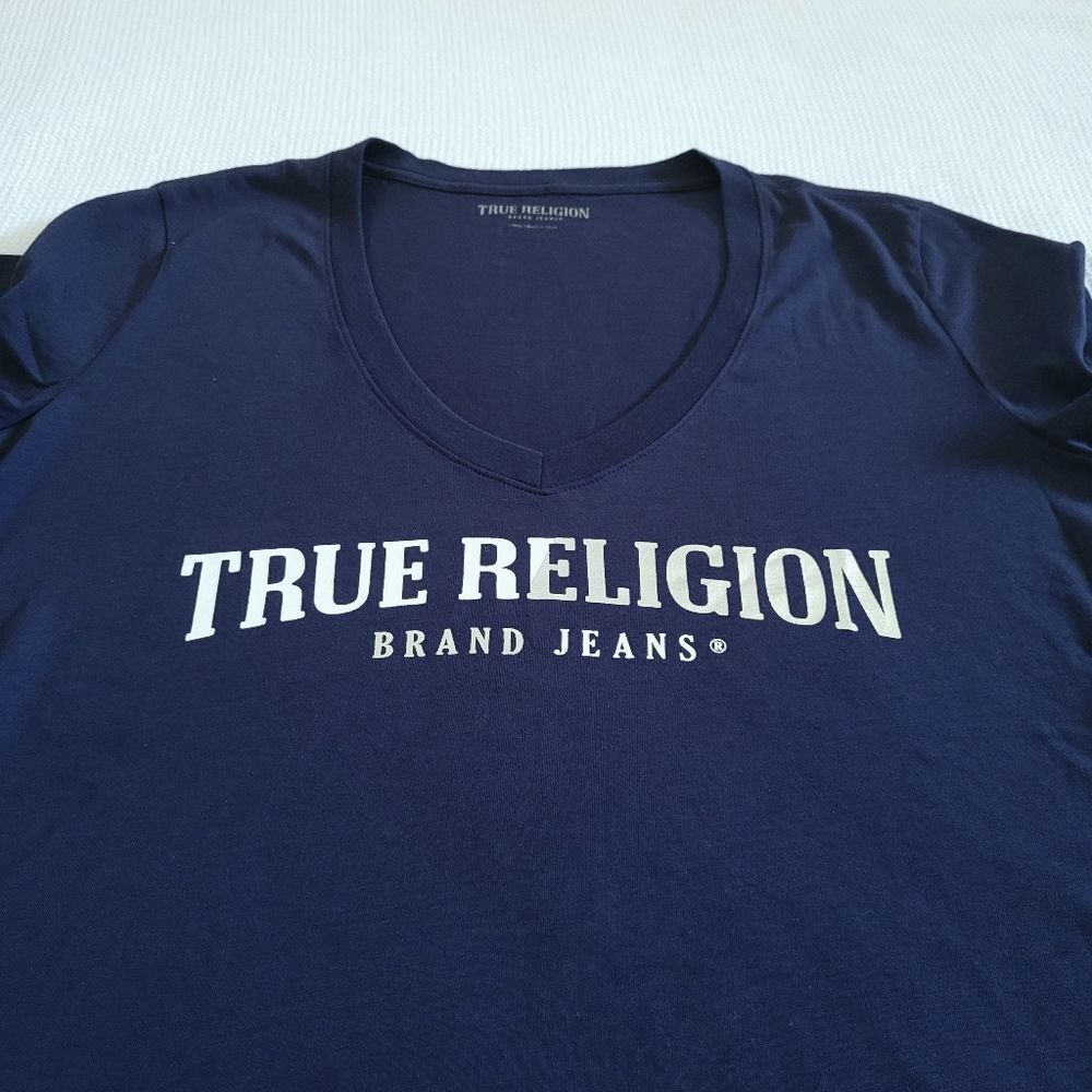 True Religion🙏 Split V-Neck Tee💙 - NWT - Picture 7 of 16